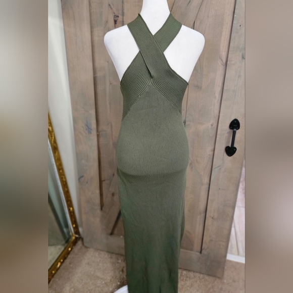TOPSHOP Knit cross front midi dress in Olive Green. Size Medium - Picture 9 of 13